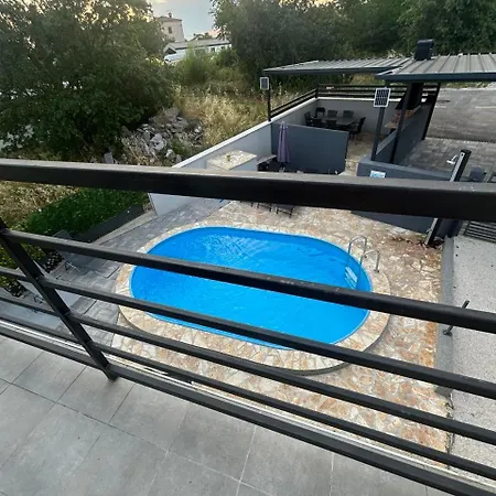 Jakov Villa *